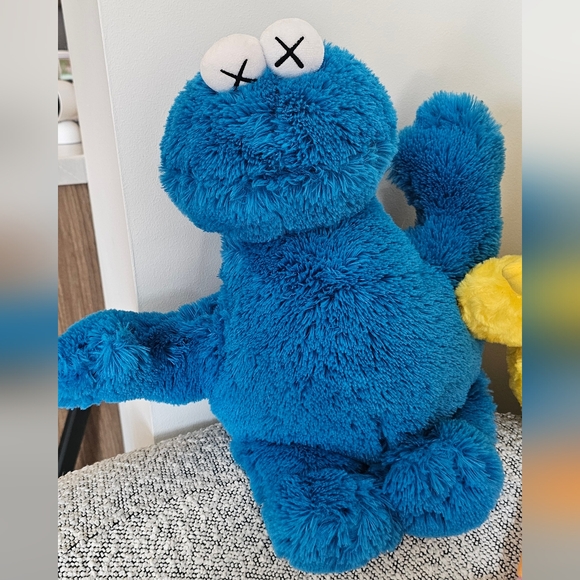 UNIQLO KAWS Sesame Street Plush - Picture 2 of 5